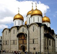 В праздник святых равноапостольных Кирилла и Мефодия Святейший Патриарх Кирилл совершил Божественную литургию в Успенском соборе Кремля и молебен на Красной площади